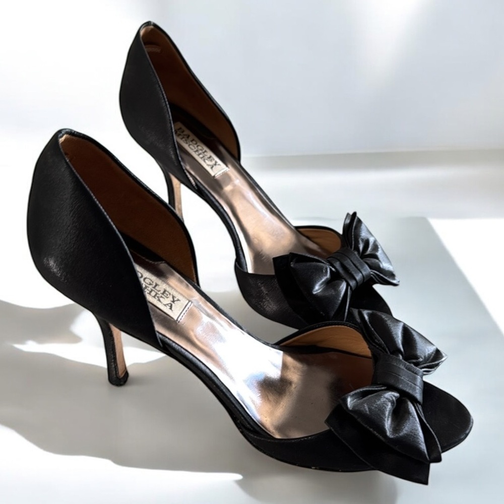 Badgley Mischka Black Satin Bow Peep-Toe Heels